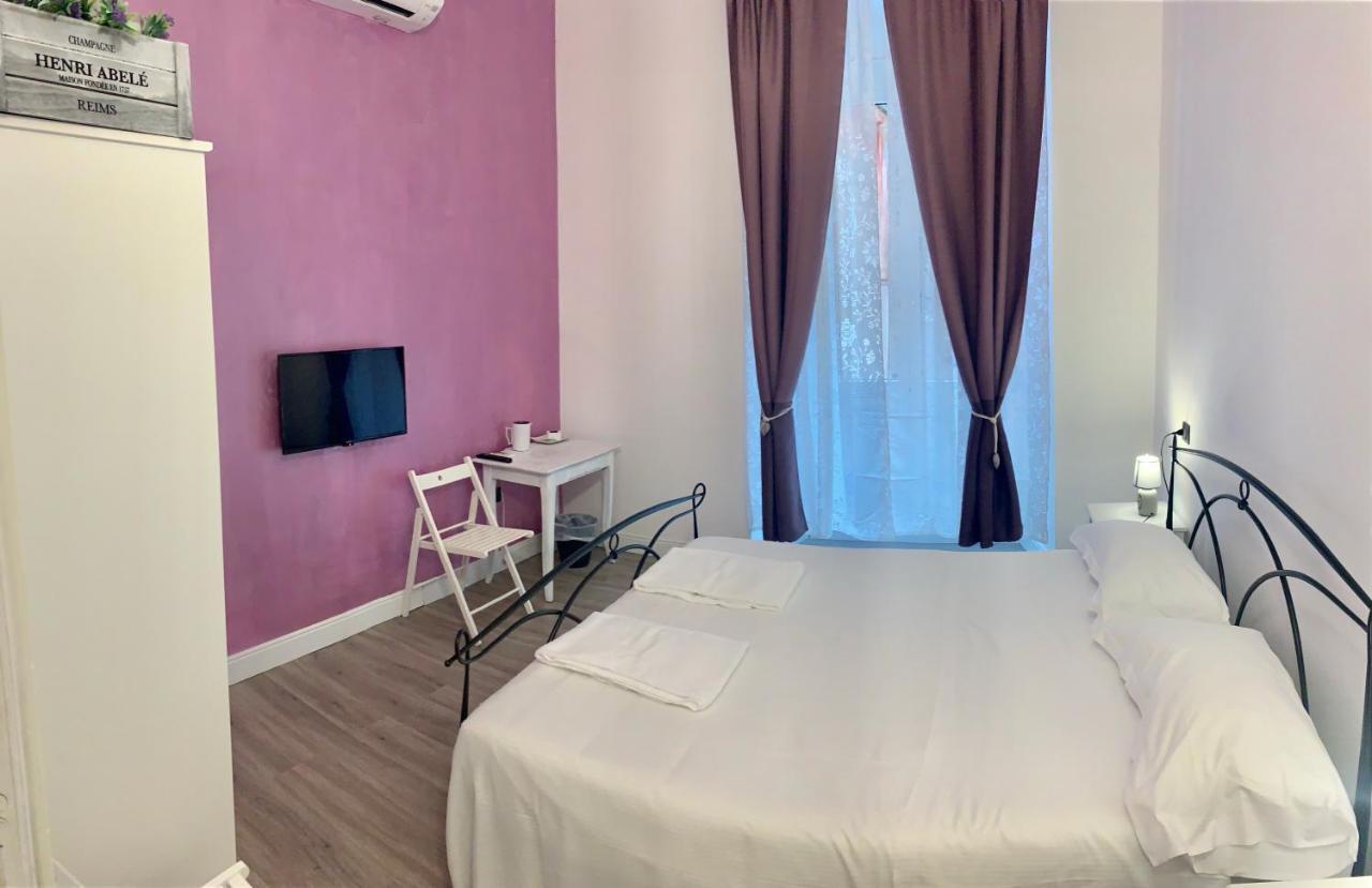 Affittacamere Virginia'S Rooms Genoa Bagian luar foto